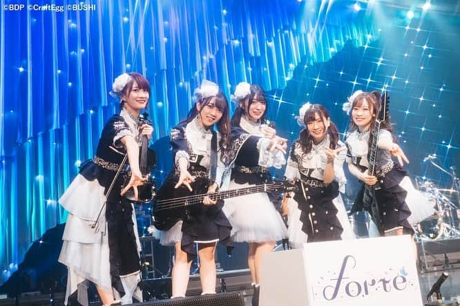 AYASAさんのインスタグラム写真 - (AYASAInstagram)「🦋🦋🦋🦋🦋 Morfonica ZEPP TOUR 2023「forte」 東京公演 (2023.10.05)  今回のforteツアーラスト🦋✨ とてつもなく幸せすぎるお時間でした…🦋✨  ライブ始まった瞬間から皆様の歓声や動きや表情からモニカ愛を感じて、弾きながらめちゃくちゃテンション上がってました🎻🔥ちなみにライブ終わった後もずっとテンション上がってました🤣🔥  常に進化し最高を更新しているモニカ💙 次なるアルバム、ライブも凄いよ楽しみだよ💙🖤 これからもモニカと一緒に色々な景色を見ていきましょ🦋 ・ ・ #モニカforteツアー #モニカforteツアー東京  #zepphaneda  #Morfonica #モニカ #八潮瑠唯  #バンドリ #bangdream」10月26日 15時41分 - ayasa_doya