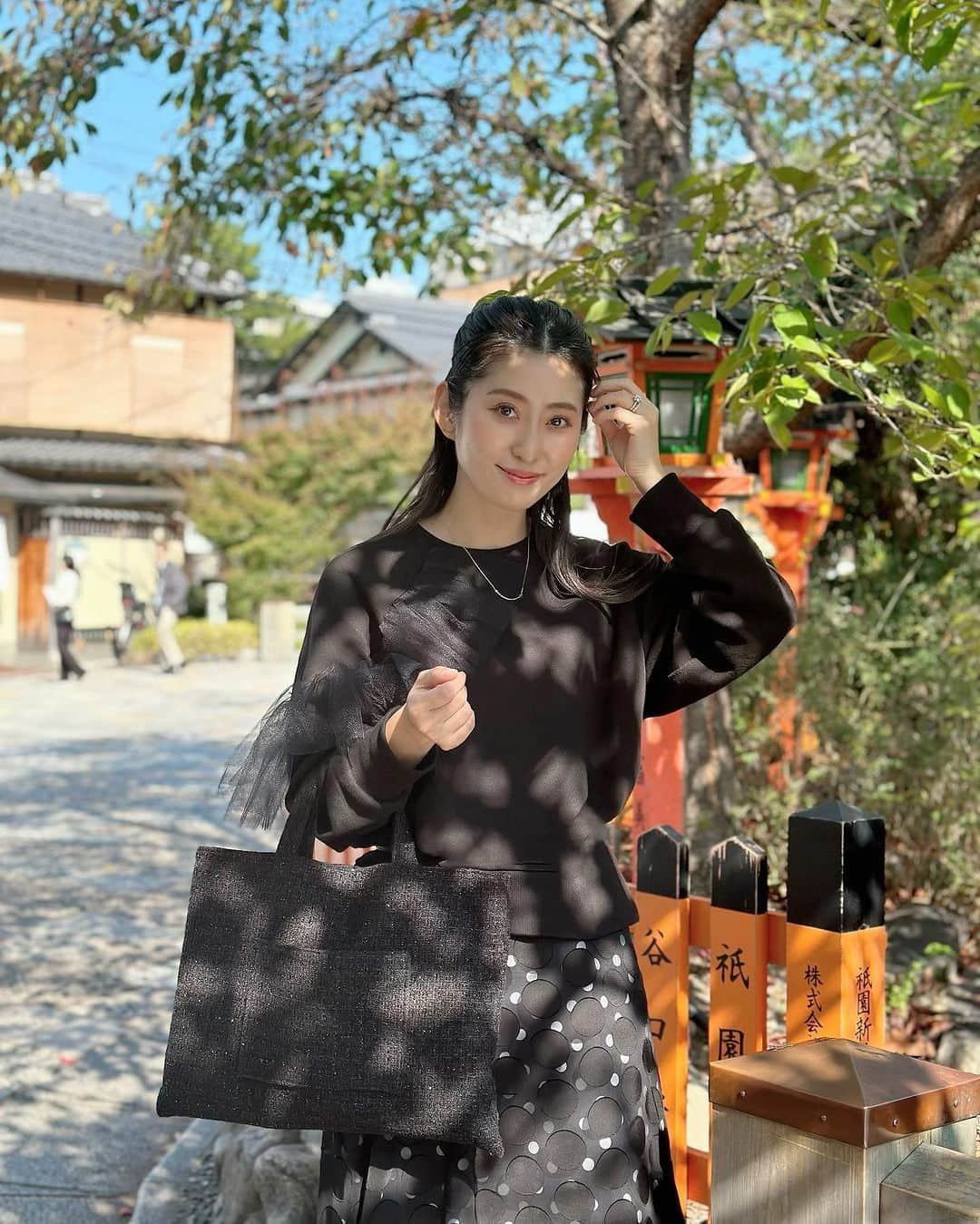 木本史子のインスタグラム：「⁡ ⁡ ⁡ 祇園をぶらり𓂃𓈒🐕」