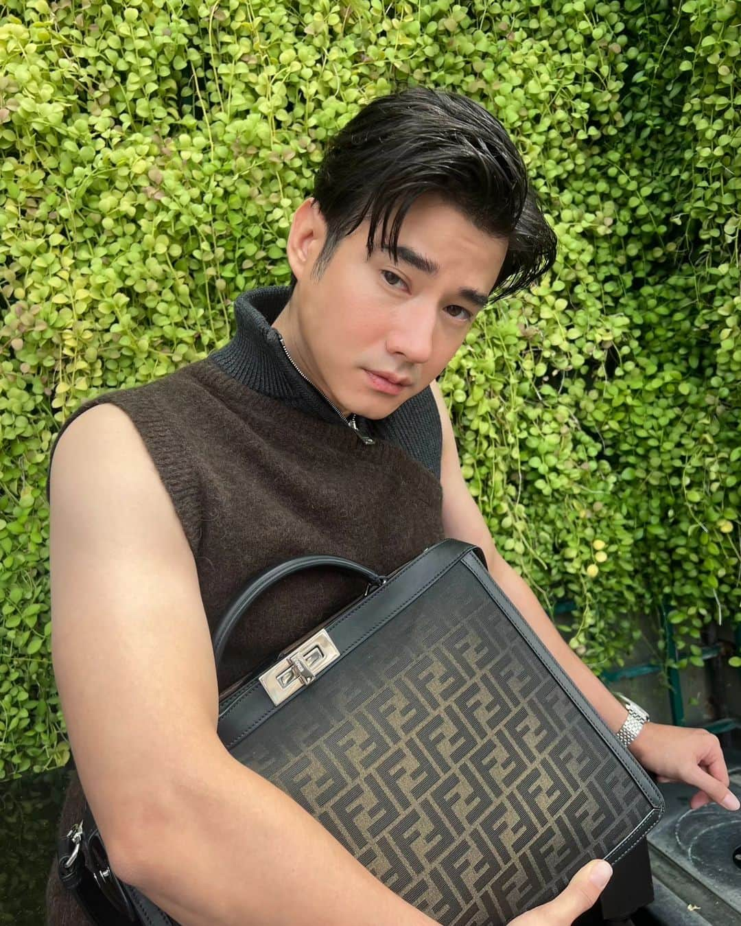 マリオ・マウラーさんのインスタグラム写真 - (マリオ・マウラーInstagram)「A new interpretation of the icon 💼🖤 #FendiPeekaboo @fendi」10月26日 15時46分 - mario_mm38