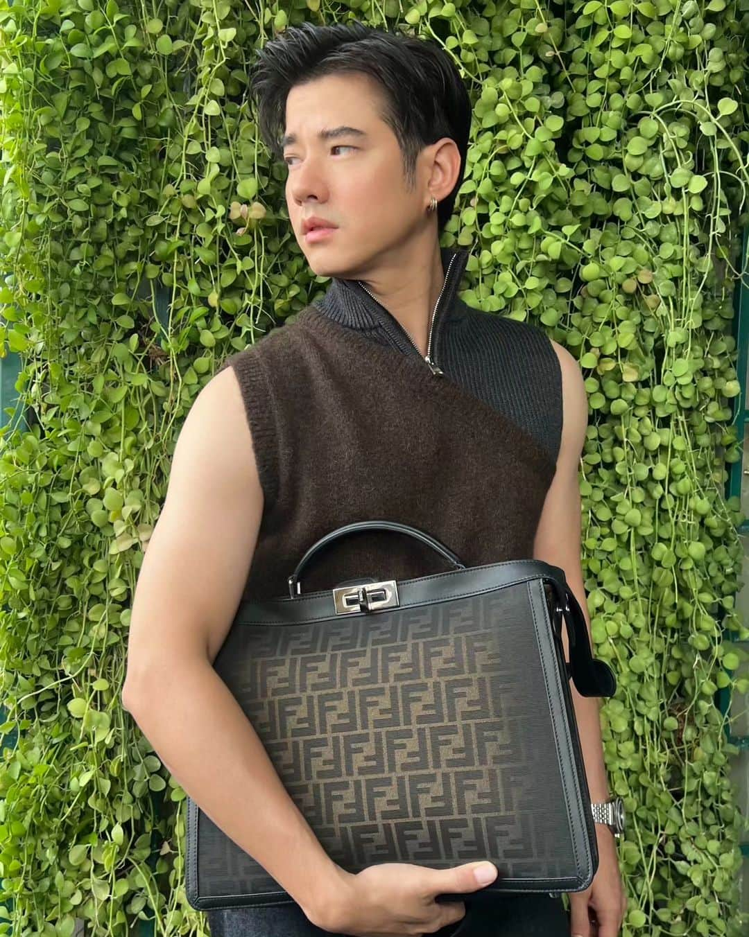 マリオ・マウラーさんのインスタグラム写真 - (マリオ・マウラーInstagram)「A new interpretation of the icon 💼🖤 #FendiPeekaboo @fendi」10月26日 15時46分 - mario_mm38