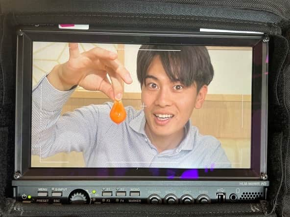 テレビ朝日アナウンサー公式のインスタグラム：「この後4時48分からは「 #スーパーJチャンネル」 名物グルメを求めて！ 最近は各地の道の駅やサービスエリアを回っています！ 見た目のインパクト抜群のデカ盛りグルメや絶品スイーツ、ご当地自慢の食材などを全力リポートしていきます！ #佐々木快　#グルメ」