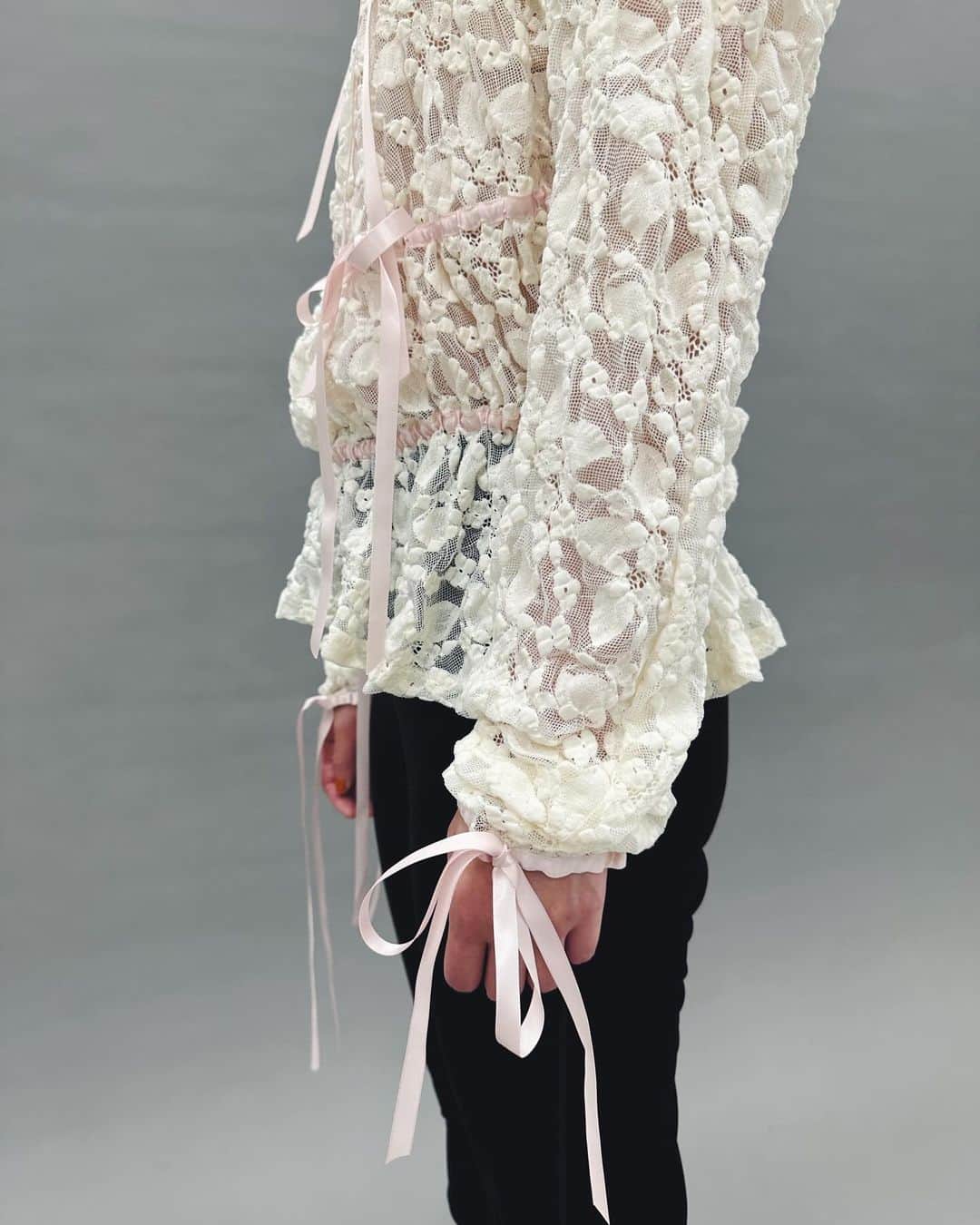 エディットフォールルのインスタグラム：「. yuhan wang @yuhanwangyuhan  10.27 11:00 new in 🎀  ribbon lace tops ¥39,000+tax ribbon lace shorts ¥32,000+tax」