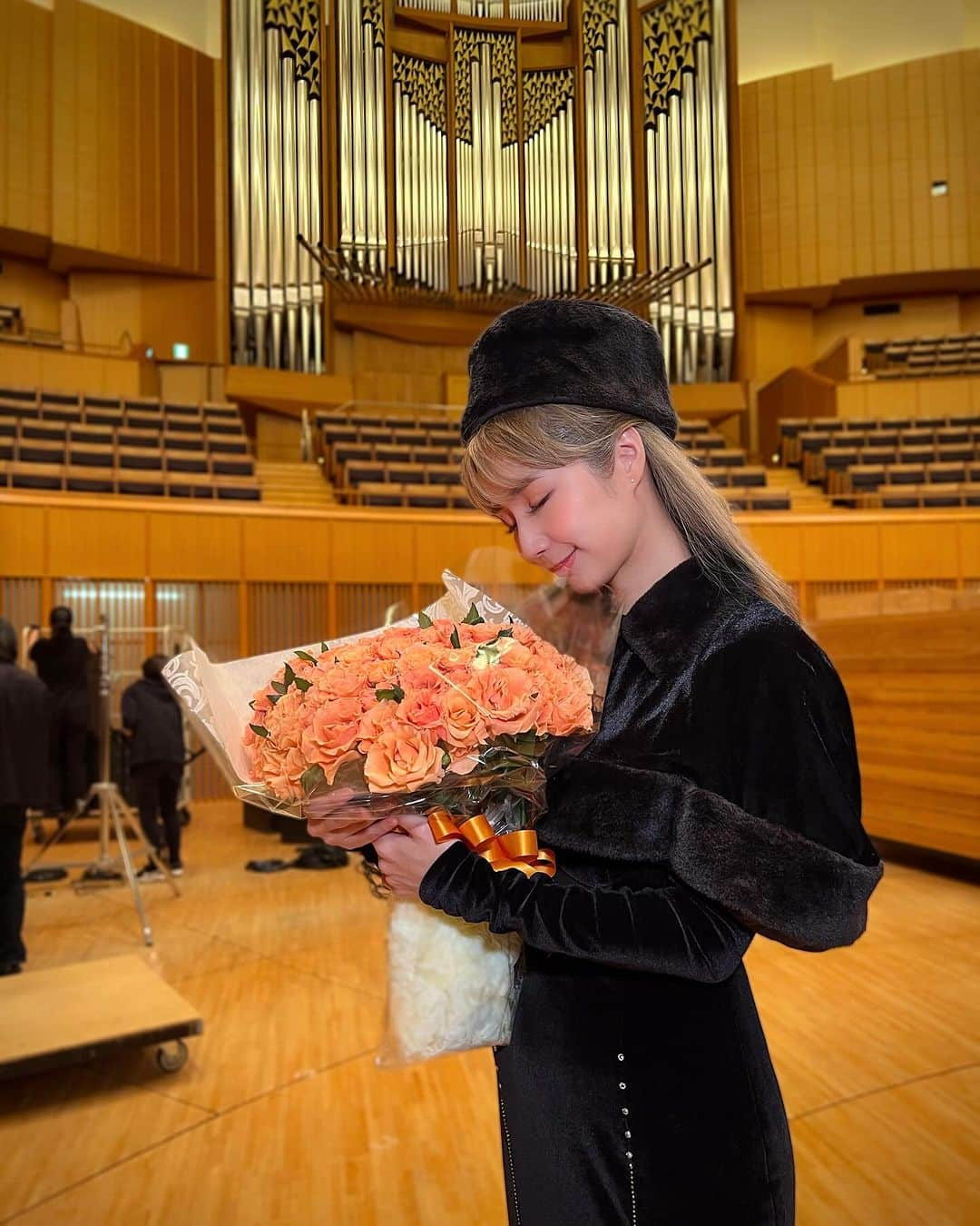 サラ・オレインさんのインスタグラム写真 - (サラ・オレインInstagram)「‘When we’ll say goodbye, there’ll be no tears from me. Time passes by so fast..’ - Angel Queen, Leiji Matsumoto   必ずお別れの時、旅立ちの時がやってくる  サラバンド、チームサラ、サポーター、友 新たなご縁に感謝  Sayonara = したっけね = またね！👋  新たなステージへ 🌎  ✨✨✨✨✨✨✨✨✨✨✨  〜Finale 札幌 Special〜 🌟北の国メドレー(北の国から、北酒場、石狩挽歌) 🌟鉄道員　#坂本龍一 🌟いい日旅立ち #谷村新司  お星様・銀河🌌になった会場、輝いてましたよ✨  13(函館入れて14)の方言も習得！🤓 I learnt and spoke 14 dialects!! 🇯🇵  Sarah Àlainn 2023 Tour 〜Time to Say Goodbye ~ Sayonara   1. 加古川👋 2. 姫路👋 3. 大阪👋 4. 高崎👋 5. 豊田👋 6. 一宮👋 7. 豊橋👋 8. 岐阜👋 9. ～Sarah Àlainn Quintet～東京文化会館👋 10. 藤沢👋 11. 鳥取県👋 12. 広島 👋 13. 函館👋 14. 札幌 👋  10月17日「大安天赦日」 今年最強の開運日のフィナーレ 狙った訳ではないですが😅 不思議なご縁に感謝  #sarahalainn #サラオレイン #サラバンド #sarahalband #miimo #松本零士 #leijimatsumoto #angelqueen #1000女王 #maetel #メーテル 👑 #dialects #方言 #言語学 #polyglot」10月26日 16時24分 - sarahalainn