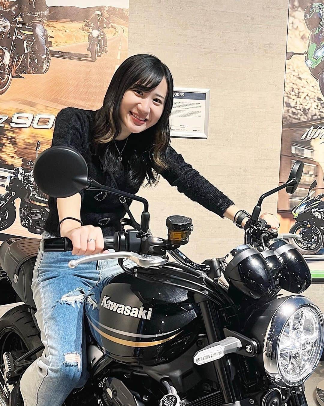 猪居亜美さんのインスタグラム写真 - (猪居亜美Instagram)「似合いますか？？😂🏍️ (実際はまっっっっったく乗れません😂🙅‍♀️🙅‍♀️)」10月26日 16時26分 - ami_noi23