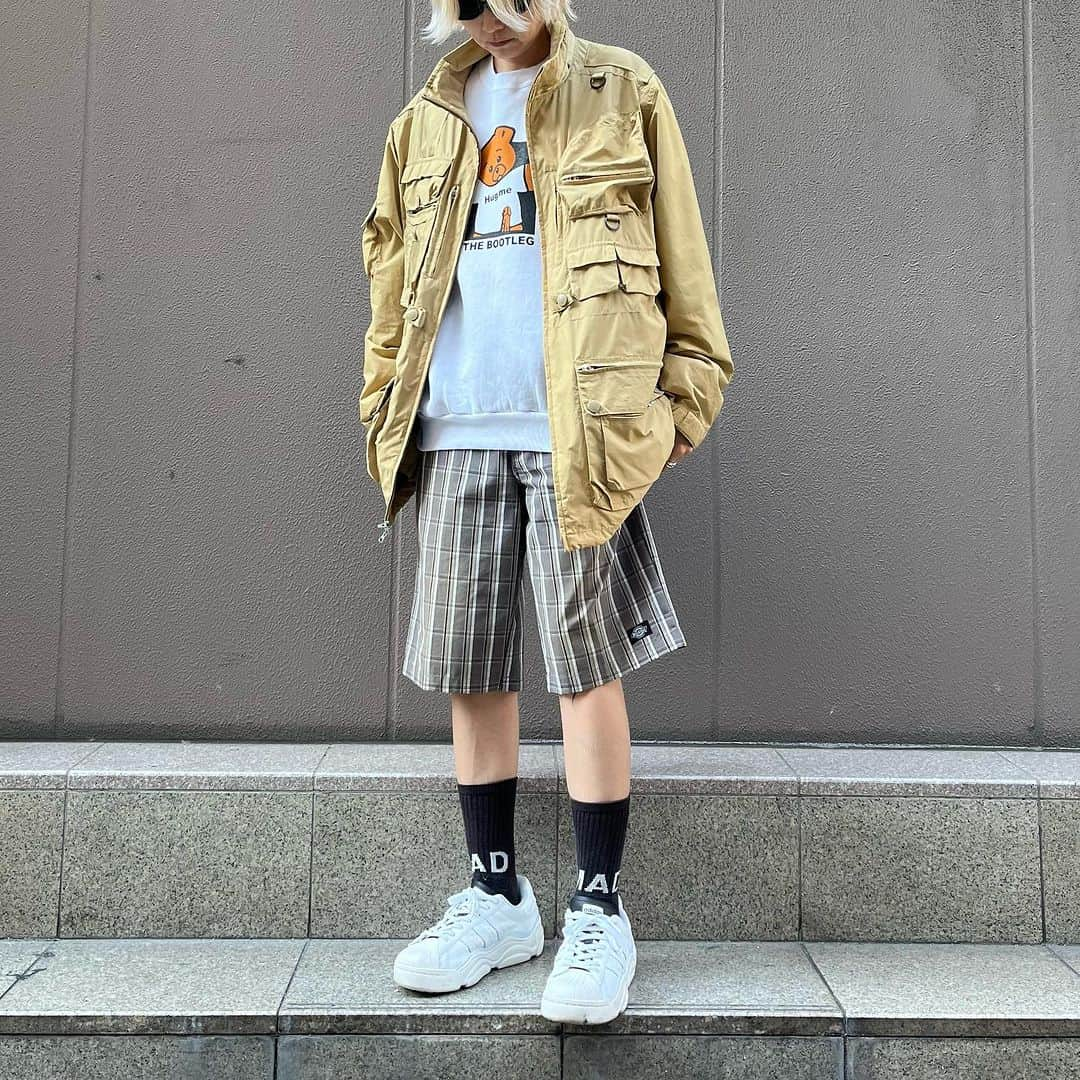 ジャムルさんのインスタグラム写真 - (ジャムルInstagram)「TOMMY HILFIGER TECH JKT マルチポケット ¥8000+tax(8800) . Dickies check ショーツ ライトグレー　¥4500+tax(4950) . WEB SHOPに入荷しております。 是非ご覧ください。 jammru.com #jammru#tommyhilfiger #dickies #お問い合わせはお電話で承ります  #大阪古着屋#心斎橋古着屋#usedmix #osaka  #fashion  #streetstyle  #streetfashion  #vtg  #vintage  #used  #usedclothing  #古着 #古着屋 #ファッション #70s #80s #90s」10月26日 16時28分 - jammru