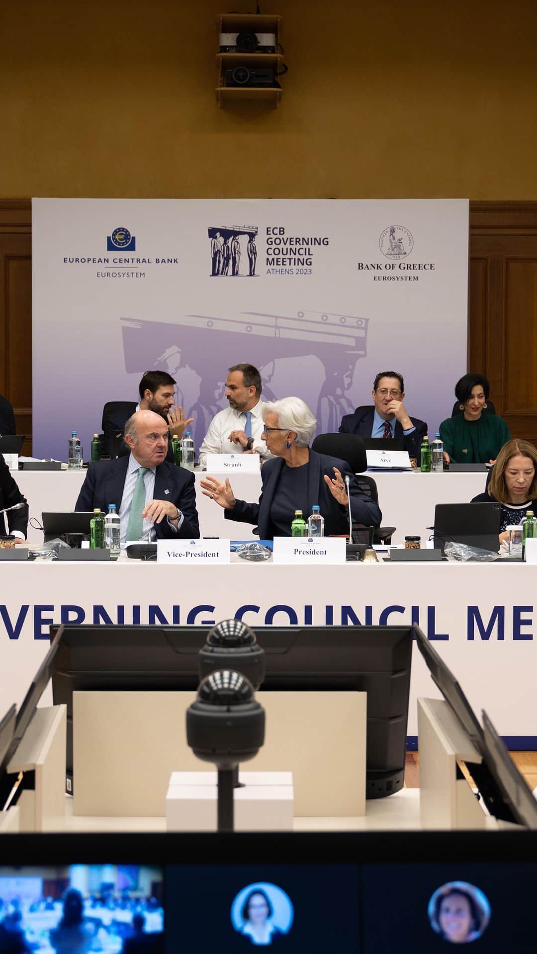 クリスティーヌ・ラガルドのインスタグラム：「Governing Council discussions on monetary policy are underway in Athens, Greece.  Follow the live press conference from 14:45 CET via the 🔗 in our bio!  #EuropeanCentralBank #Euro #Europe #ecb  🎥 by ECB」