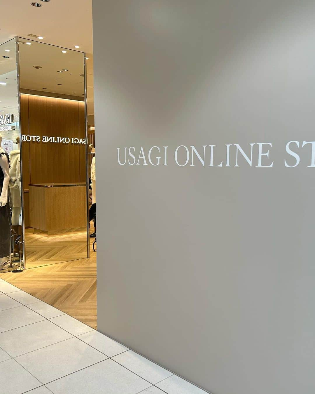 USAGI ONLINEさんのインスタグラム写真 - (USAGI ONLINEInstagram)「本日、USAGI ONLINE STORE東武百貨店 船橋店オープン！！SNIDEL, FRAY I.Dなど人気ファッションブランドがラインアップ！👏  オープンを記念したスペシャルキャンペーンを開催！ お近くの皆様、是非お立ち寄りくださいませ☺️  ★10月26日(木) MA CARD会員限定で【全商品10%OFF キャンペーン】  ★10月26日(木)～10月29日(日) 【MA CARD FOR GO GREEN 5% ポイントアップキャンペーン】  ■ USAGI ONLINE STORE 東武百貨店 船橋店 店舗情報  ■所在地 〒 273-8567 千葉県船橋市本町7-1-1 東武百貨店  船橋店 1階 1番地  ■営業時間 月曜日～土曜日 / 10:00〜20:00  日曜日・祝日 / 10:00～19:00  ■ TEL：047-406-3211 (営業日より開通)  ＜取り扱いブランド＞ SNIDEL（スナイデル）/ SNIDEL HOME（スナイデル ホーム）/ FRAY I.D（フレイ アイディー）/ LILY BROWN（リリー ブラウン）/ CELFORD(セルフォード) / Mila Owen (ミラ オーウェン)」10月26日 16時44分 - usagionline