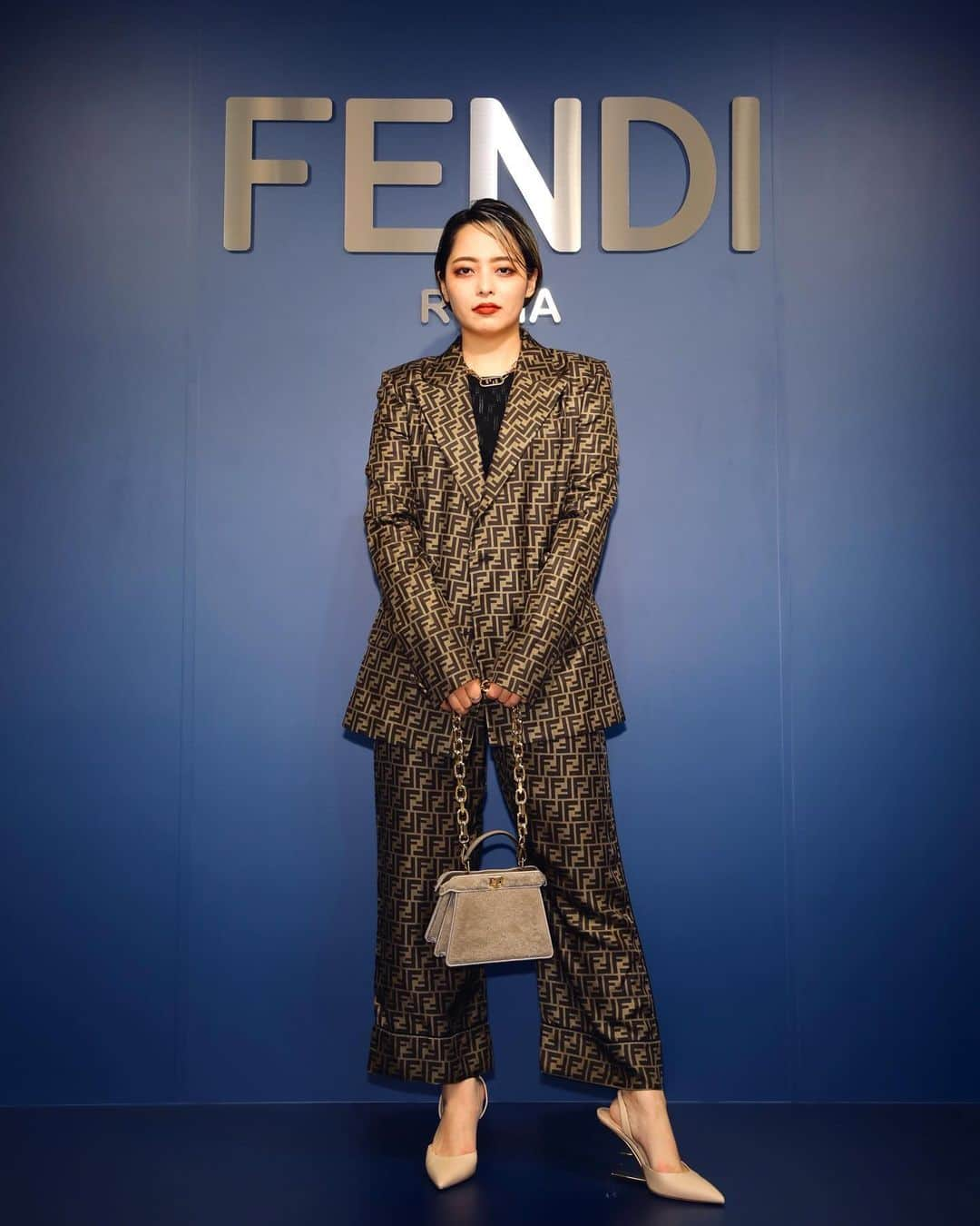 Licaxxxさんのインスタグラム写真 - (LicaxxxInstagram)「@FENDI Winter collection ‘23 has come!   @stefanopilati & @mrkimjones   #PR #FendiWinter #FENDI」10月26日 16時57分 - licaxxx1