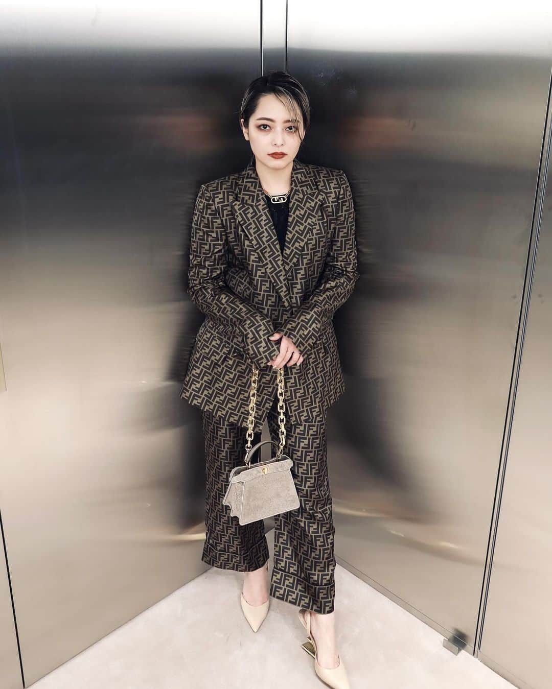 Licaxxxのインスタグラム：「@FENDI Winter collection ‘23 has come!   @stefanopilati & @mrkimjones   #PR #FendiWinter #FENDI」