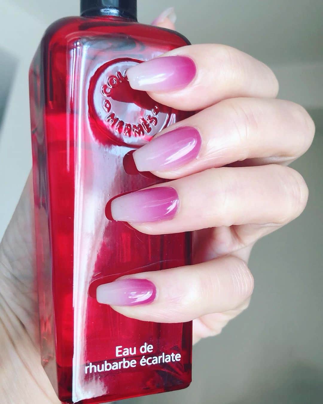 Yuuのインスタグラム：「#newnails  #lotusflower」