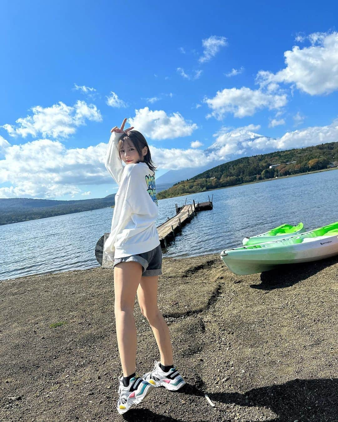 河路由希子のインスタグラム：「. 山中湖言った時の！ sherbetでYouTube撮影してきたから楽しみにしててっ♫」