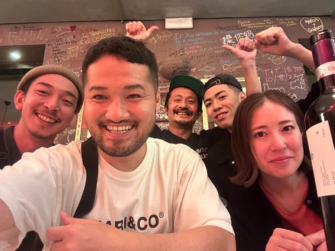 石塚啓次のインスタグラム：「勢いがある飲食業界の先輩と！ 色々勉強なります！押忍！ また夜待ってるぞ！   #石塚啓次 #YouTube #宵宵祇園  #yoiyoigion  #ブエナビスタ #buenavista #ブエナビスタデポルテ #buenavistadeporte #バルセロナ」