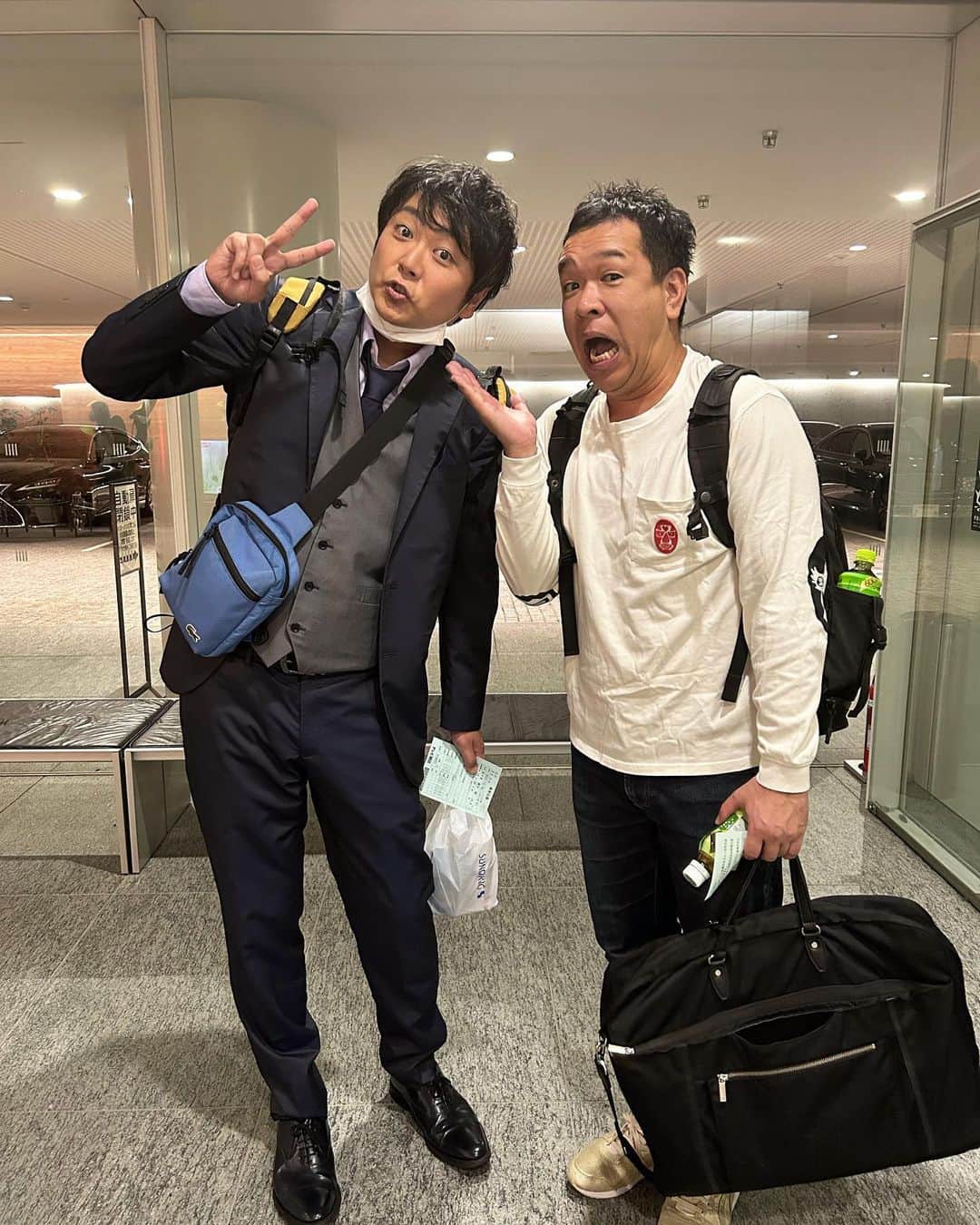 のインスタグラム：「きょうのげいにん 1611ばん  磁石 佐々木さん🎶  テーマ:きょうの第一芸人発見！  #芸人 #きょうのげいにん #磁石 さん #磁石佐々木 さん #佐々木 さん #プラスマイナス  #プラスマイナス兼光 #兼光 #ETCじゃないと入れない高速道路の入口あるん初めて知った」