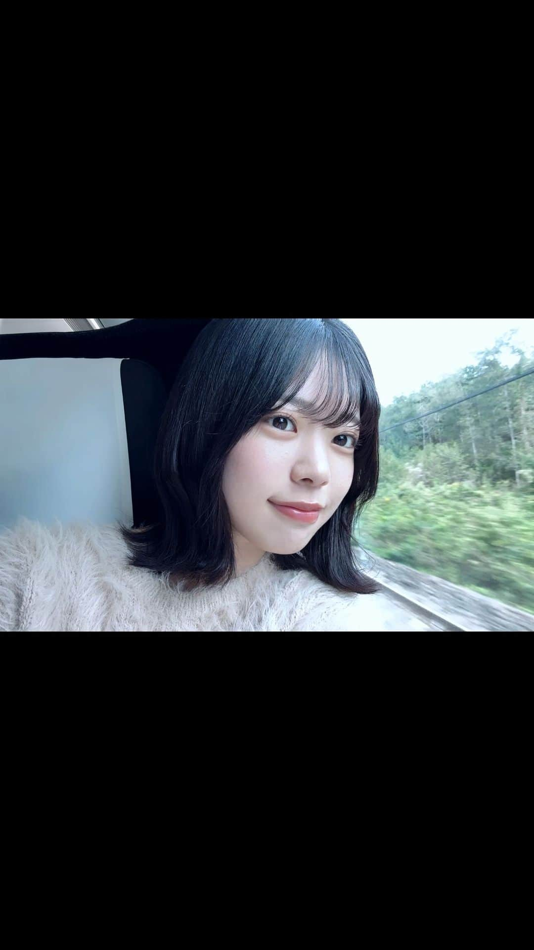 磯村美羽のインスタグラム：「電車の窓から外の景色みるのだいすき🪼👨🏻‍✈️」