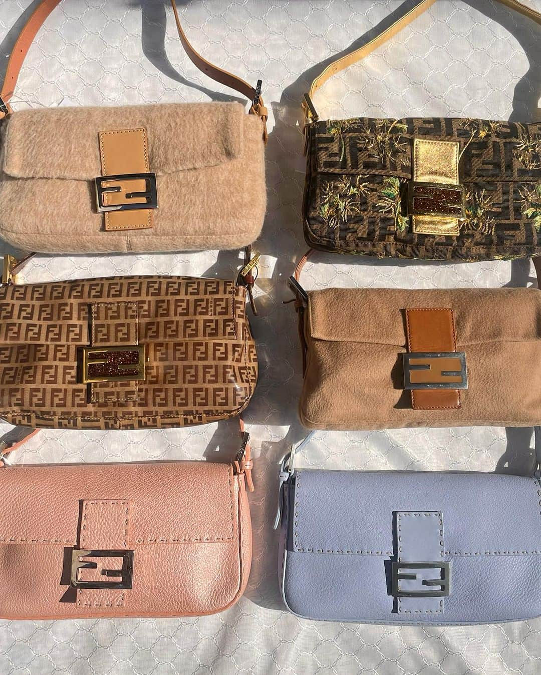 vintage Qooのインスタグラム：「Can not choose only one #FendiBaguette 🫢  ▼Customer service English/Chinese/Korean/Japanese *Please feel free to contact us! *商品が見つからない場合にはDMにてお問い合わせください   ▼International shipping via our online store. Link in bio.  #tokyovintageshop #오모테산도 #omotesando #aoyama #表參道 #명품빈티지 #빈티지패션 #도쿄빈티지샵  #ヴィンテージファッション #ヴィンテージショップ #fendi #fendibag #フェンディ」