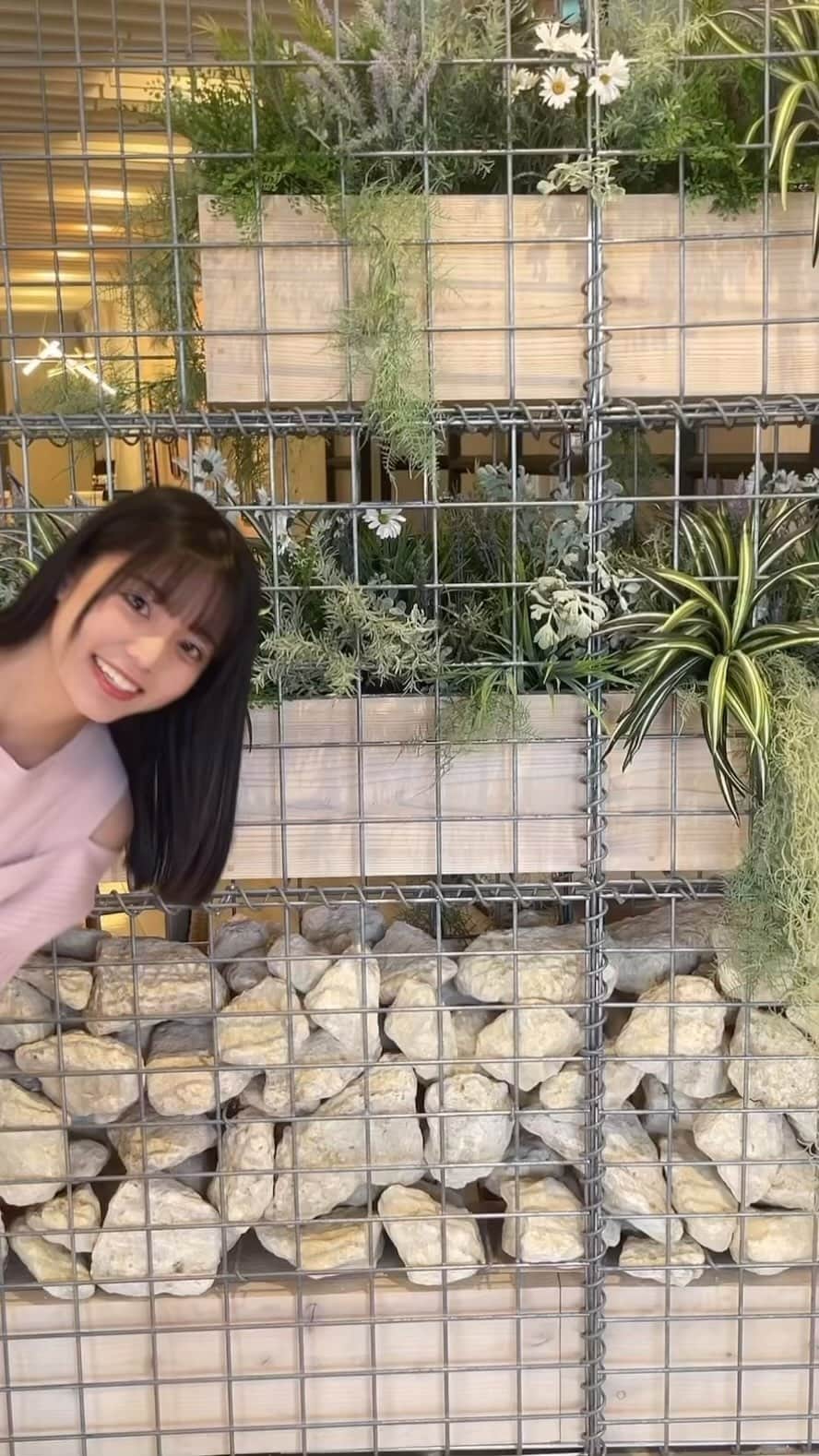 のインスタグラム：「このピンクの服お気に入り🫶💕  #松島かのん #制コレ22 #準グランプリ #リール #動画 #リール動画 #黒髪 #セミロング #jk #ljk #17歳 #06 #follow #followme」