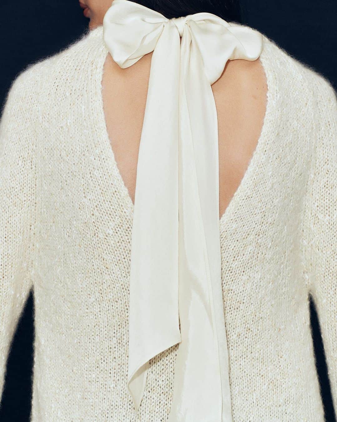 ARKETのインスタグラム：「A string of pearls, a scrumptious top, silk, ribbons or a rose. The ways of adding a festive touch to your wardrobe are many, personal and timeless. For our first occasionwear drop this season, we’ve gathered details that shift the mood of basics and essentials for a dazzling bit of expressivity. Explore the full edit: link in bio. - #ARKET」