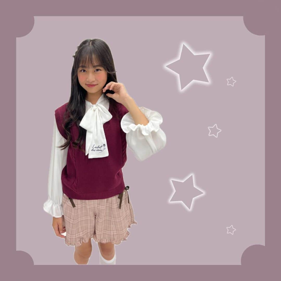 axes_femme_kidsのインスタグラム：「🎀axesfemme Kids “PETIT LADY” . 重ね着風トップスとキュロットの制服風コーデ❤️ トップスは韓国風の大きめなリボンに刺繍も入っているのもポイント♪ ハイウエストデザインでスタイルアップが叶うキュロット ブーツと合わせてカッコ良いコーデにも挑戦できるアイテムです✨ . . 🤎刺繍リボンベスト重ね着風プルオーバー 140cm~160cm  展開 ¥6,050(税込) ⁡ 🤎連ボタンチェック柄キュロット 140cm~160cm  展開 ¥3,850(税込) . . ✻model:みーちゃん✻ @akkoomama ⁡ . . *:..｡♡*ﾟ¨ﾟﾟ･*:..｡♡*ﾟ¨ﾟﾟ･*:..｡♡*ﾟ¨ﾟ･*:..｡♡*ﾟ¨ﾟﾟ･*:. ⁡ #axesfemme #axes #アクシーズ #axesfemmekids #アクシーズキッズ #2023aw #オシャレキッズ #キッズファッションショー #キッズ #jsコーデ #jcコーデ #中学生コーデ #キッズコーデ #秋コーデ #韓国風  #kawaiiでつながろっ #axesfemmeでもっとつながろう ⁡ *:..｡♡*ﾟ¨ﾟﾟ･*:..｡♡*ﾟ¨ﾟﾟ･*:..｡♡*ﾟ¨ﾟ･*:..｡♡*ﾟ¨ﾟﾟ･*:」