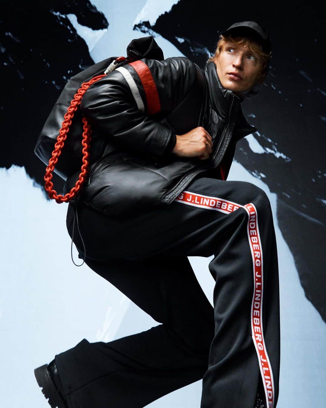 Jリンドバーグのインスタグラム：「Premium puffers for the cold-weather season.  Explore all jackets at jlindeberg.com.」