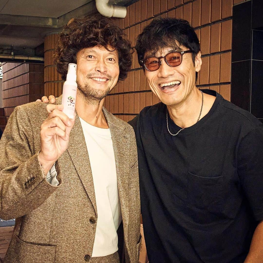 平山祐介さんのインスタグラム写真 - (平山祐介Instagram)「@mar4m   マーシーさんとタマウくん🛴  #三浦理志 #マーシー #同級生  #nahrin #cosmekitchen #TAMAU  #平山祐介 #yusukehirayama  #ありがと 😁」10月26日 17時53分 - yusukehirayama_