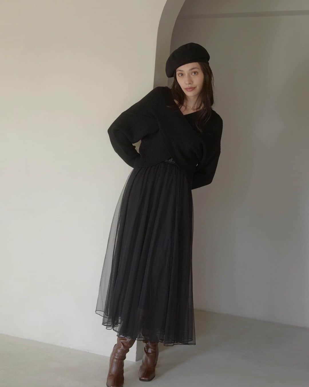 のインスタグラム：「#comingsoon ✔︎ Cache couer tulle combi dress ¥16,500(tax in) . . 詳しくはWEB STORE(@acym_official )のTOP URLよりご覧ください。  #ACYM #ootd #outfit #ニットワンピース #ロングワンピース #ミニワンピース #ロングブーツコーデ #秋服 #秋コーデ」
