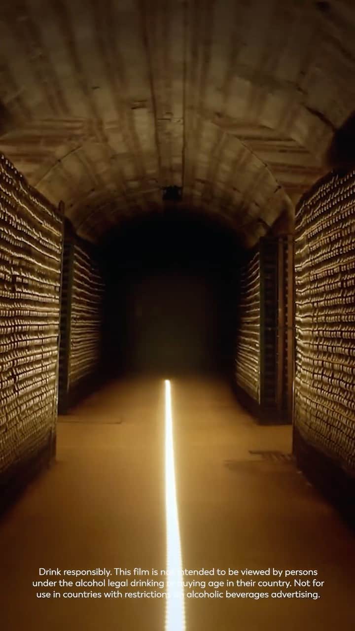 Moët & Chandon Officialのインスタグラム：「A captivating deep, bright yellow hue.⁣ On the palate, the maturity of Collection Impériale Création No. 1 shines through: it offers a generous and serene tasting experience.⁣ Discover the newest expression of Moët & Chandon's founding vision.⁣ ⁣ #CollectionImperiale #MoetChandon⁣ ⁣ This material is not intended to be viewed by persons under the legal alcohol drinking age or in countries with restrictions on advertising on alcoholic beverages. ENJOY MOËT RESPONSIBLY.」