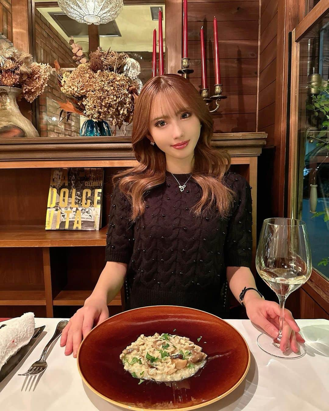 AMIのインスタグラム：「🇮🇹🍽  ワゴンスタイルで食べたい物を選ばせてくれるお店、大好きです😻  #ootd#code#trip#make#gym#selfie#workout#training#bodymake#自撮り#メイク#六本木#歌舞伎町#茶髪#パーソナル#ボディメイク#ジム#トレーニング#筋トレ#筋トレ女子#六本木#西麻布#広尾#六本木ディナー」