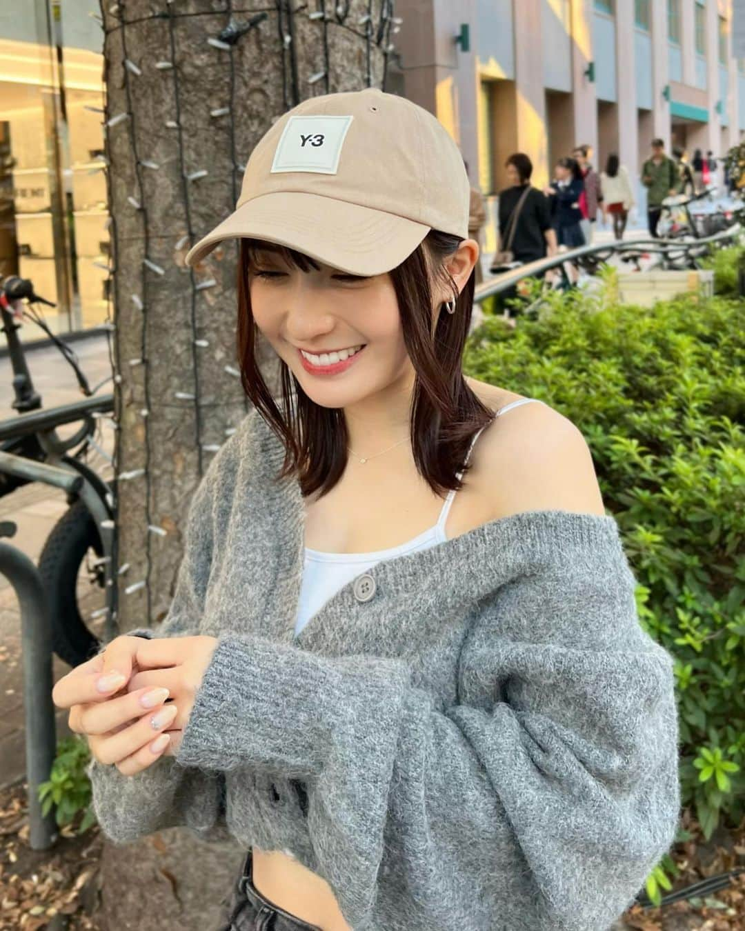 伊藤愛真のインスタグラム：「今日みたいな気温めちゃめちゃすき！ 花粉がなければより最高😂🤍 . . . #ootd#gravure#y2k」