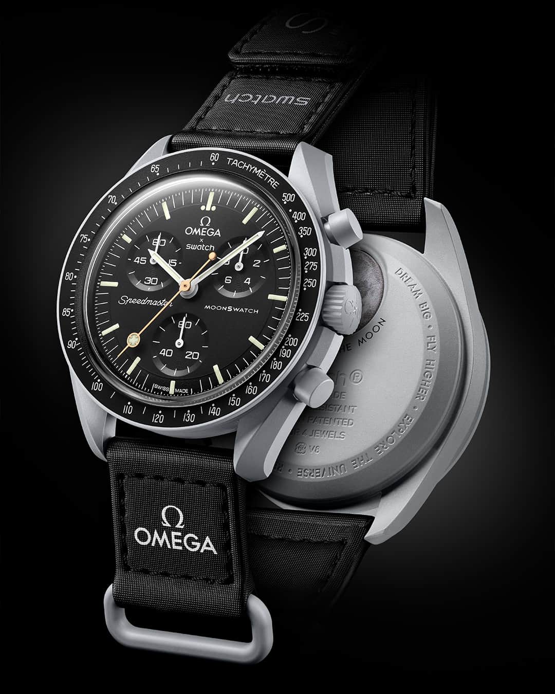 Swatchのインスタグラム：「This Mission to the Moon has a lollipop seconds hand made of OMEGA’s Moonshine™️ Gold featuring a secret signature on the lollipop that glows in the dark. This lollipop hand is a tribute to the OMEGA Speedmaster CK 2998-3 FAP from 1961.  #MoonSwatch #Swatch #OMEGAxSwatch」