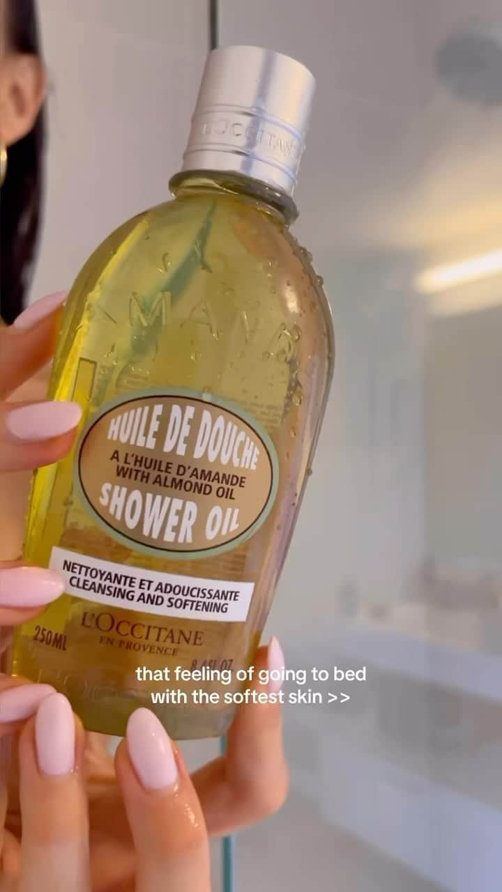 ロクシタンのインスタグラム：「That feeling of going to bed with the softest skin >> Ft: @lizziebowker #selfcare #showerroutine #showeroil #loccitane #almondoil」