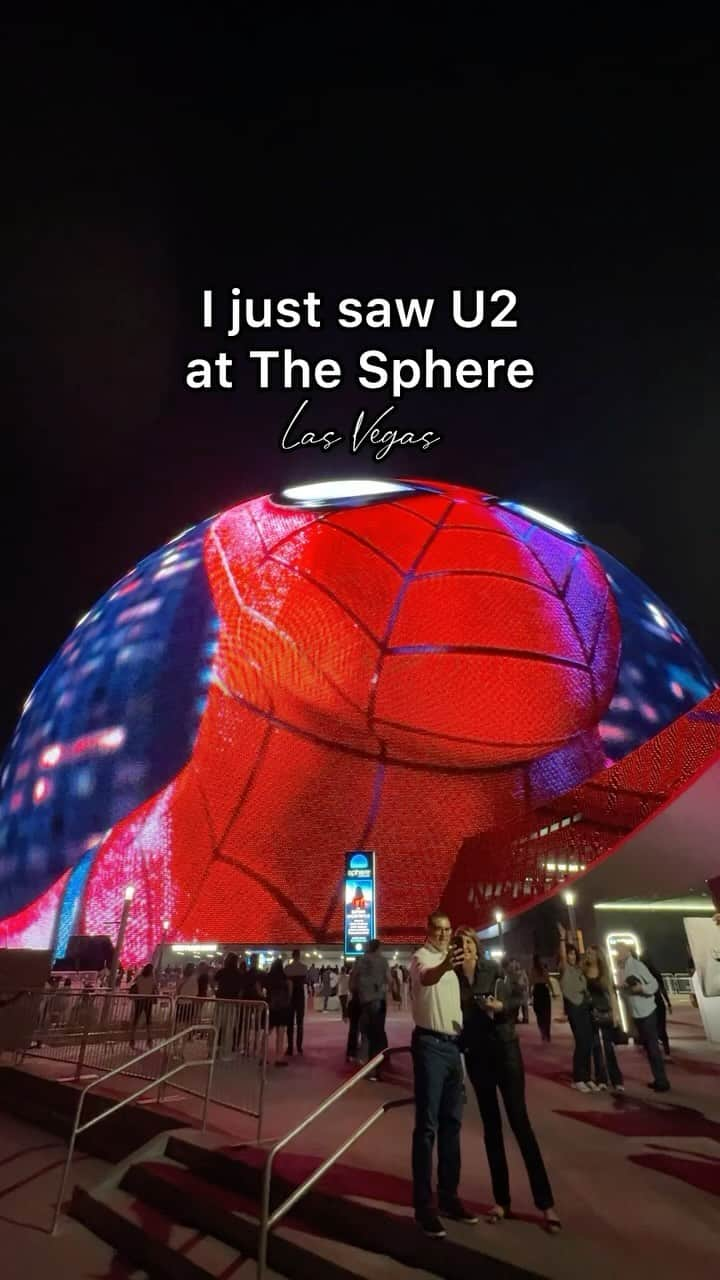 ナッシュ・オーバーストリートのインスタグラム：「If you get the chance to go see any show at The Sphere in Las Vegas… I’m fully giving it my endorsement. Thanks for the 7am invite @bohnes ‼️ Easily one of the most entertaining amazing audio/visual shows I’ve ever seen.  #thesphere #u2 #lasvegas」