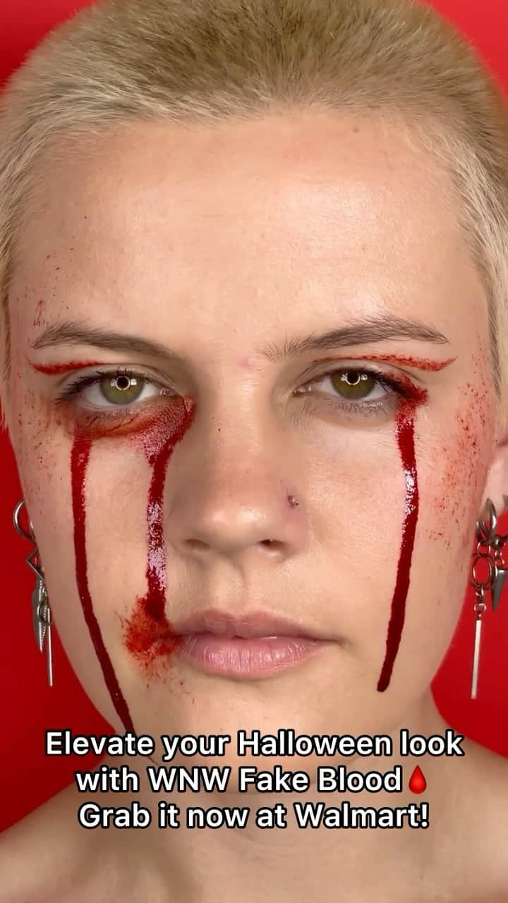 wet'n wild beautyのインスタグラム：「Bloody good looks made painfully easy with Fantasy Makers Fake Blood 😈🩸⁠ ⁠ FM Now @Walmart @Amazon @cvspharmacy @ultabeauty @fivebelow and wetnwildbeauty.com 👻 #CrueltyFree #WNWSpookySeason」