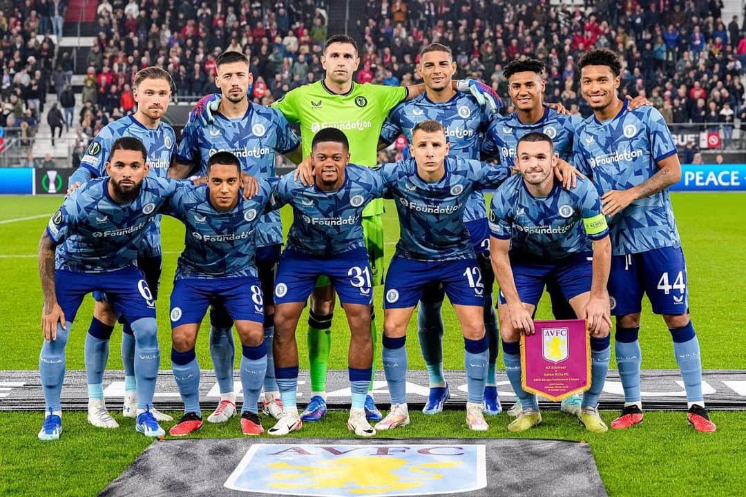 ダミアン・マルティネスのインスタグラム：「Outstanding team performance tonight! ✅ Safe trip home Villa fans 💪🏽 #UTV  Excelente actuación del equipo esta noche! ✅ Buen viaje de regreso a casa a todos los villanos」