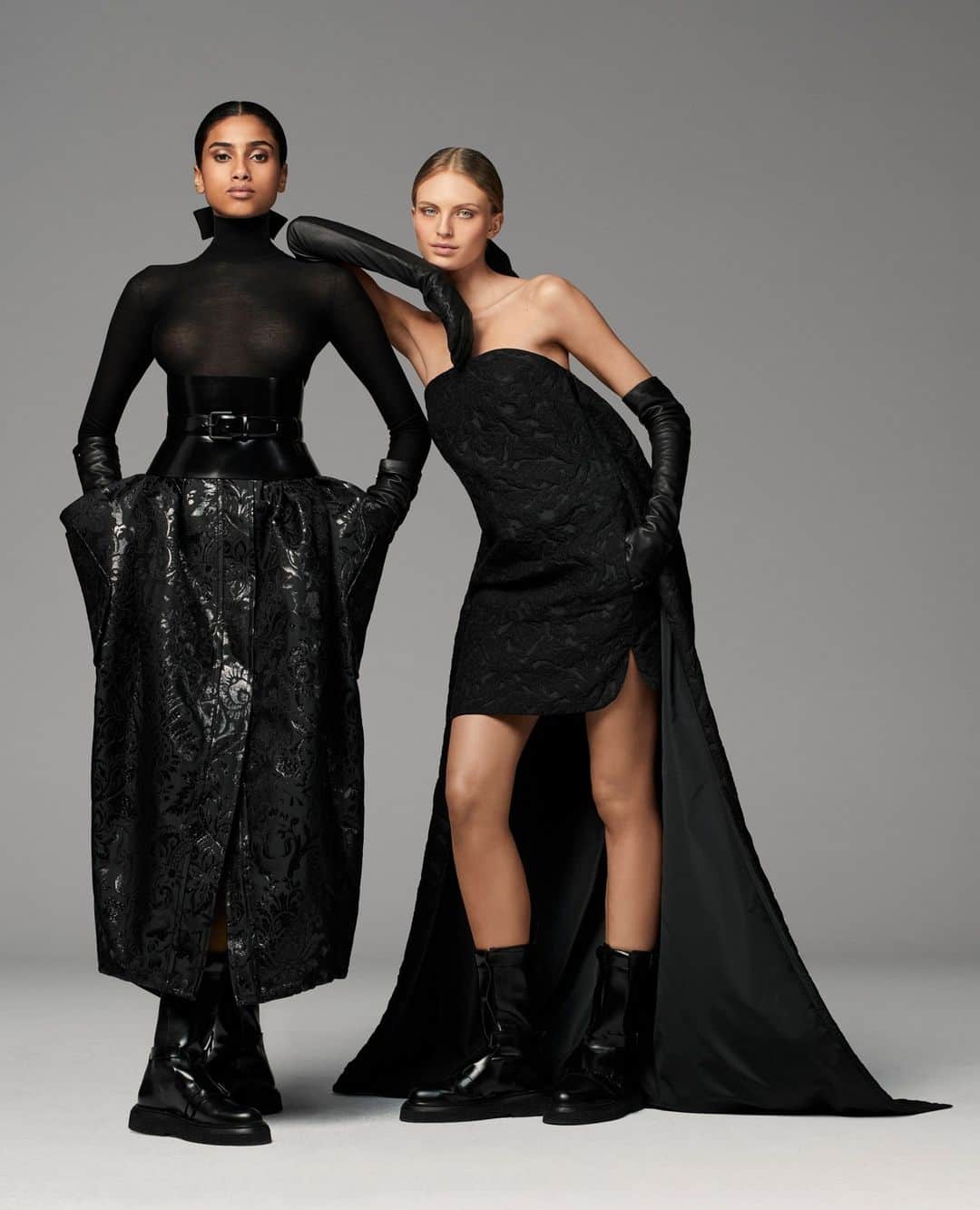 マックスマーラのインスタグラム：「Rich brocades and bustiers meet sculptural gowns with delicate details. Discover the #MaxMaraFW23 campaign and collection at the link in bio. #MaxMara」
