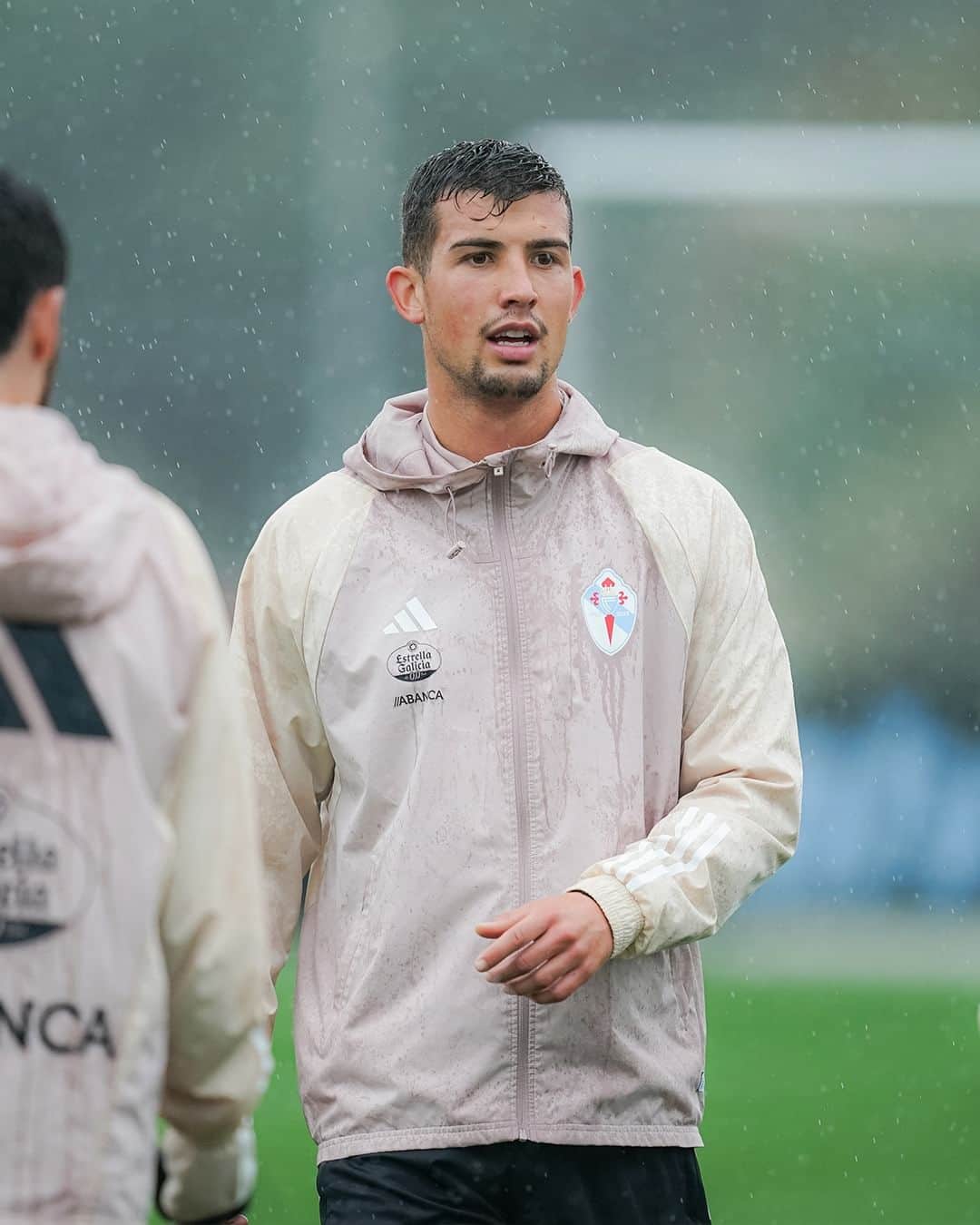 セルタ・デ・ビーゴのインスタグラム：「🌧️🌧️🌧️  #GironaCelta #LALIGAEASPORTS」