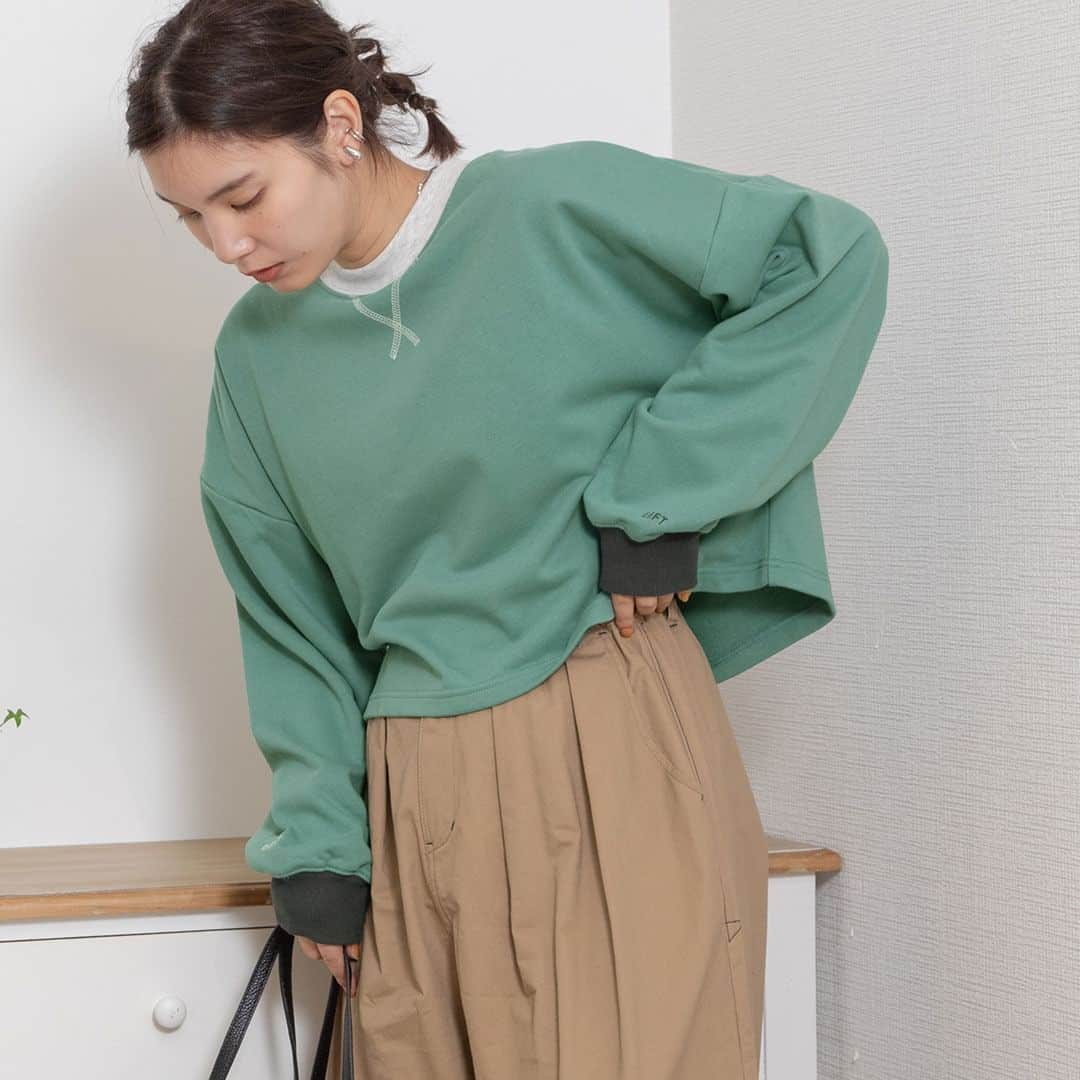 POUDOUDOUofficialさんのインスタグラム写真 - (POUDOUDOUofficialInstagram)「Autumn New Arrival ----------------------  ALWAYSイラストスウェット ￥5,390 (tax.incl) oatmeal/green/dark gray  裏起毛アニマル刺繍トレーナー ￥6,050 (tax.incl) ivory/green/blue/gray  配色リブ裏毛クロップドプルオーバー ￥4,950 (tax.incl) ivory/green/dark gray  今の時期にちょうど良い 裏毛や裏起毛のトップスシリーズ。 トレンドのショート丈や プリントやアニマル刺繍など 新鮮なアイテムがお目見えです。  店舗・オンラインショップ入荷済 ※詳しい在庫状況は各ショップへお問い合わせください。  ----------------------  ＼KNIT FAIR 開催中／  これから活躍するニットアイテムがお得にご購入いただける イベントです。  開催期間　10/29(日)まで  対象のニットアイテムを10％OFFにてご購入頂けます ※詳しくは店舗スタッフにお問い合わせください  この機会にぜひ 店舗またはオンラインショップにお越しください！  #poudoudou #プードゥドゥ #pdd23aw #coo_online」10月26日 20時02分 - pdd1982pdd