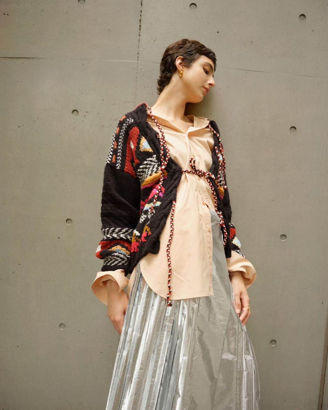 STYLE & EDIT officialのインスタグラム：「2023 WINTER COLLECTION  Cardigan @tach_clothing ¥59,400 Blouse @currentage_ ¥37,400 Skirt @tela9official ¥45,320  #styleandedit  #takashimaya」