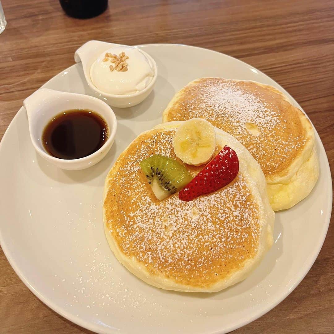 白石一文さんのインスタグラム写真 - (白石一文Instagram)「あじまん大好物。パンケーキは付き添い。 #あじまん」10月26日 20時11分 - s.kazu2017