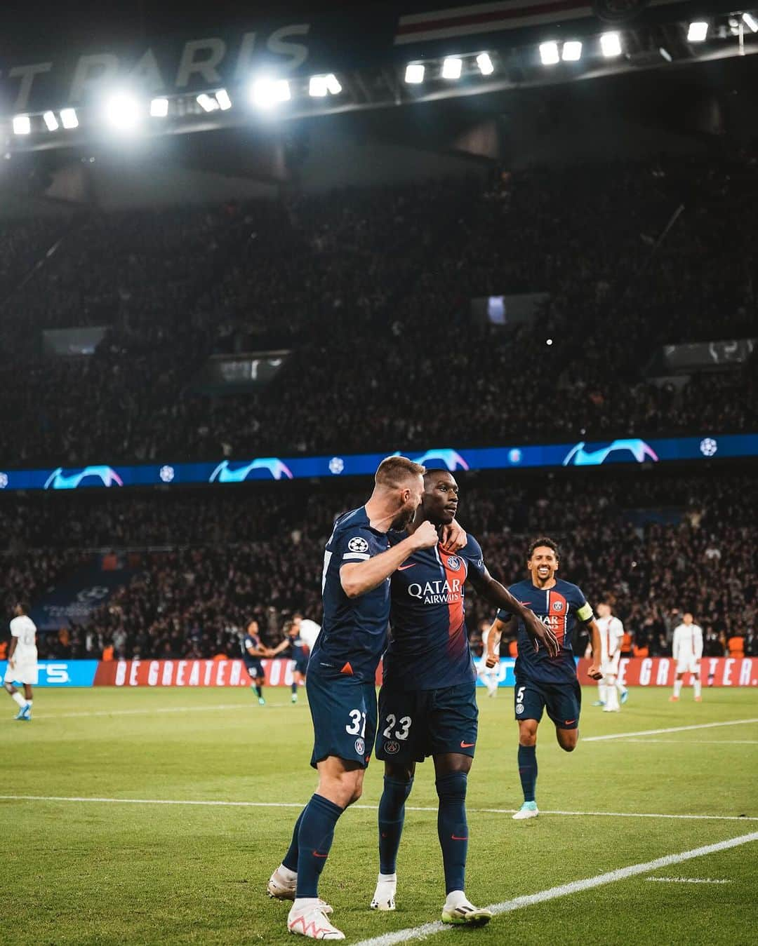 パリ・サンジェルマンFCさんのインスタグラム写真 - (パリ・サンジェルマンFCInstagram)「🔝📸🙌  𝐑𝐀𝐍𝐃𝐀𝐋 ⚽️  #PSGACM | #UCL」10月26日 20時14分 - psg