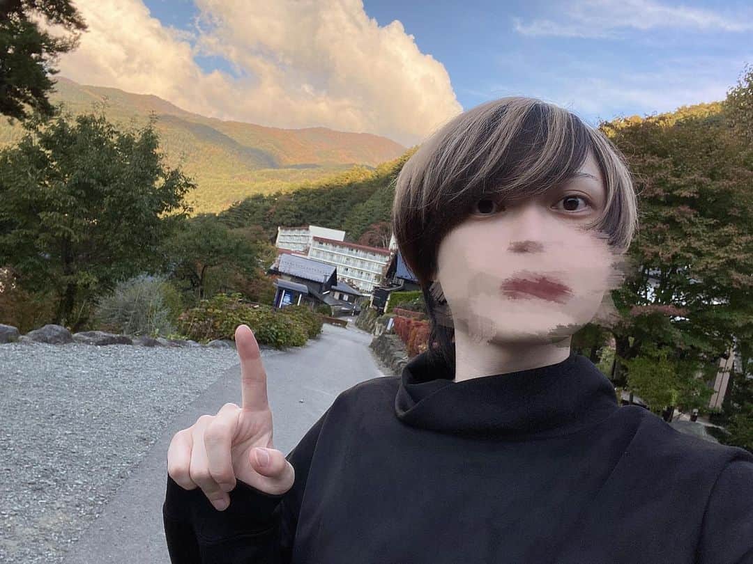 そらびびのインスタグラム：「お出掛けしたぞ」