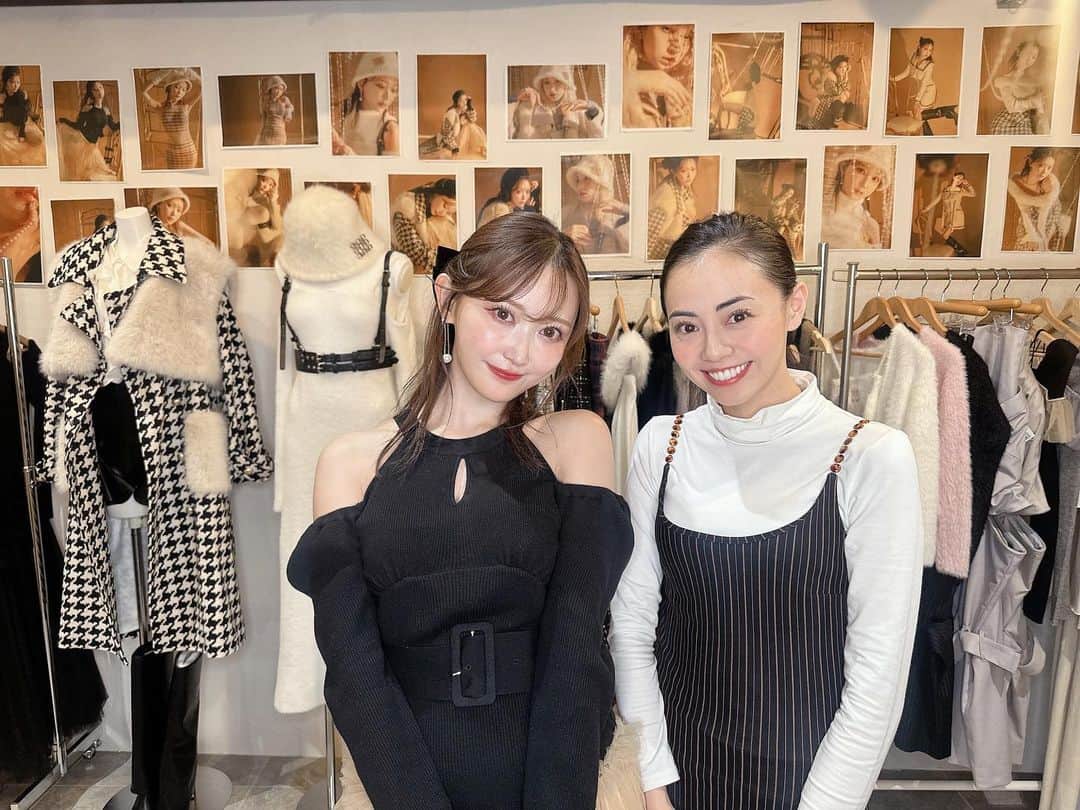 廣瀬麻伊のインスタグラム：「@crayme_official  展示会に行ってきました。 ゆいさまの作る、お洋服は繊細でとても素敵です✨ 何よりゆいさまはいつ見ても、素敵でうっとりしちゃいます💗お会いできて嬉しかったです💗」