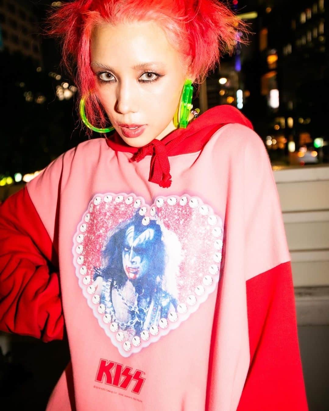仲里依紗さんのインスタグラム写真 - (仲里依紗Instagram)「RE.初コラボ商品は だぁーいすきなKISSと🔥🎸 ️‍🔥🎶‼️‼️‼️ ...