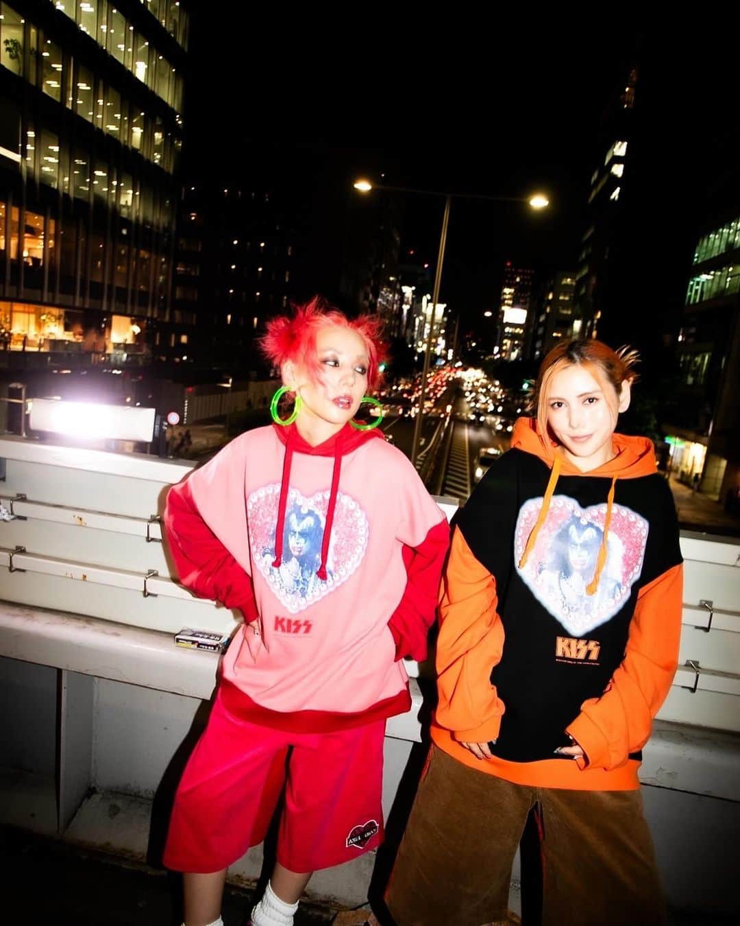 仲里依紗さんのインスタグラム写真 - (仲里依紗Instagram)「RE.初コラボ商品は だぁーいすきなKISSと🔥🎸 ️‍🔥🎶‼️‼️‼️ ...