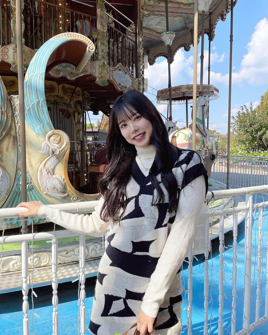のインスタグラム：「⁡ ⁡ 🎠🎡🎢 ⁡ ⁡ ジェットコースター久しぶりに乗れた〜😚♡ 叫びすぎて喉痛い🐶 ⁡ ⁡ ⁡ #オリックス#BsGirls #Bs2023 #baseball #プロ野球 #野球女子 #野球 #野球好き #京セラドーム大阪  #野球好きな人と繋がりたい　  #オリックスバファローズ#instalike #instagood #pic #photo #selfie #followme #f4f #like4like #follow #Instagram #love #fashion #いいね #フォロー」