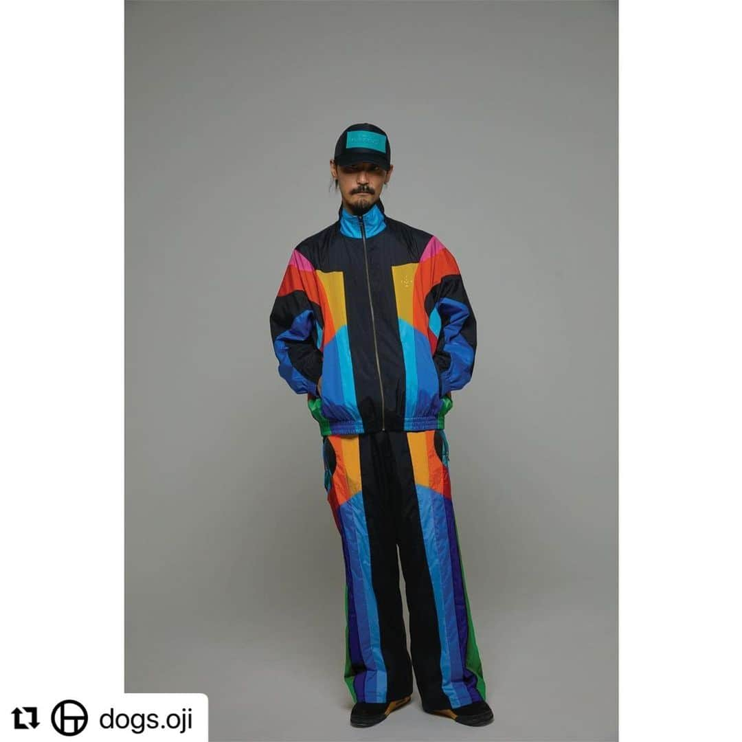 ファセッタズムさんのインスタグラム写真 - (ファセッタズムInstagram)「#Repost @dogs.oji with @use.repost ・・・ @facetasmtokyo Dogs rainbow patchwork nylon jacket, Dogs rainbow patchwork nylon pants and Cap.  🧍🏻‍♂️ : @sadmadjake  📷 : @takaoiwasawa   Dogs x FACETASM  営業日 10/28(土) ,29(日) 11:00 - 19:00 東京北区豊島1-1-11 で @dogs.oji と待ってます。」10月26日 20時31分 - facetasmtokyo