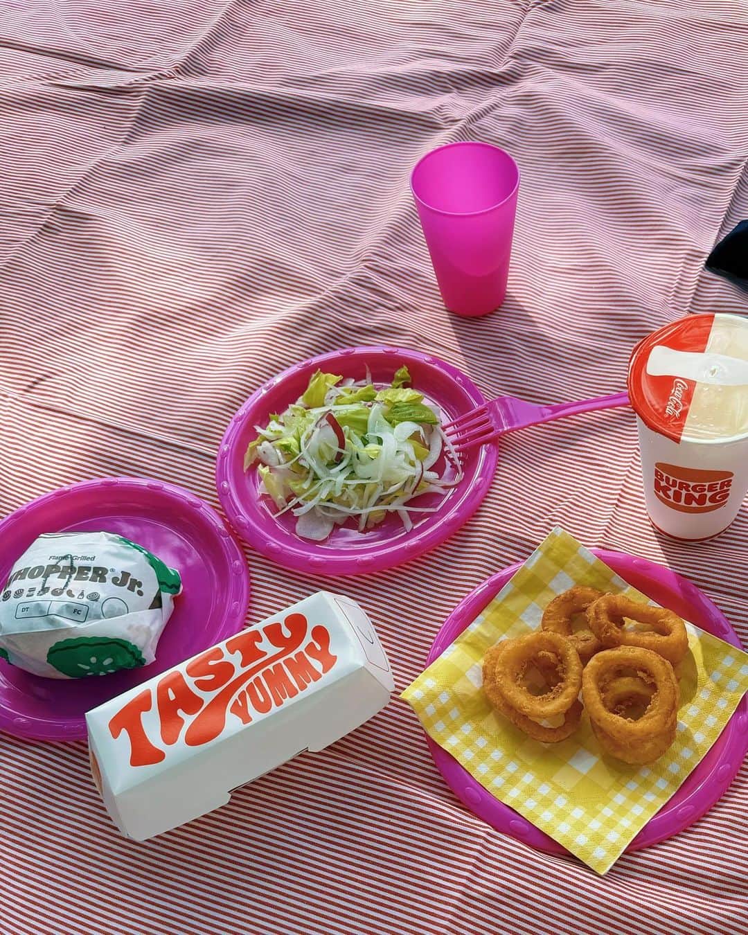 小林ようさんのインスタグラム写真 - (小林ようInstagram)「ゆるピクニック。 外で飲食するの好き。  #ゆるピク #公園 #休日 #dayoff #ピクニック #picnic #피크닉」10月26日 20時32分 - yoco12
