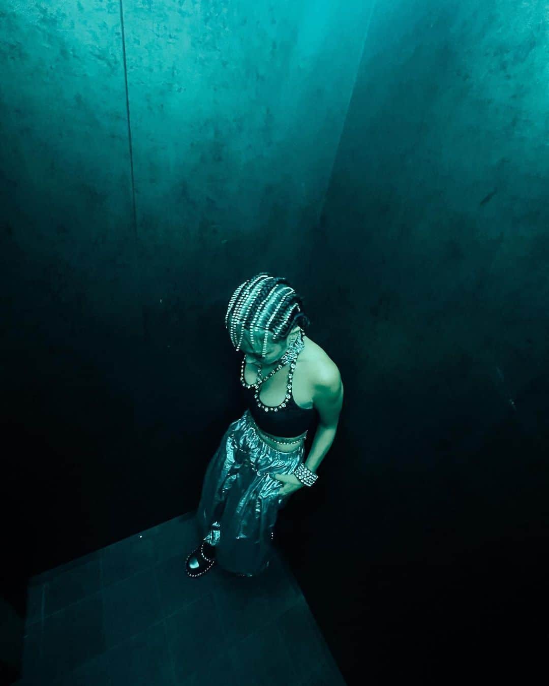 RIEHATAのインスタグラム：「elevator story 🎞」