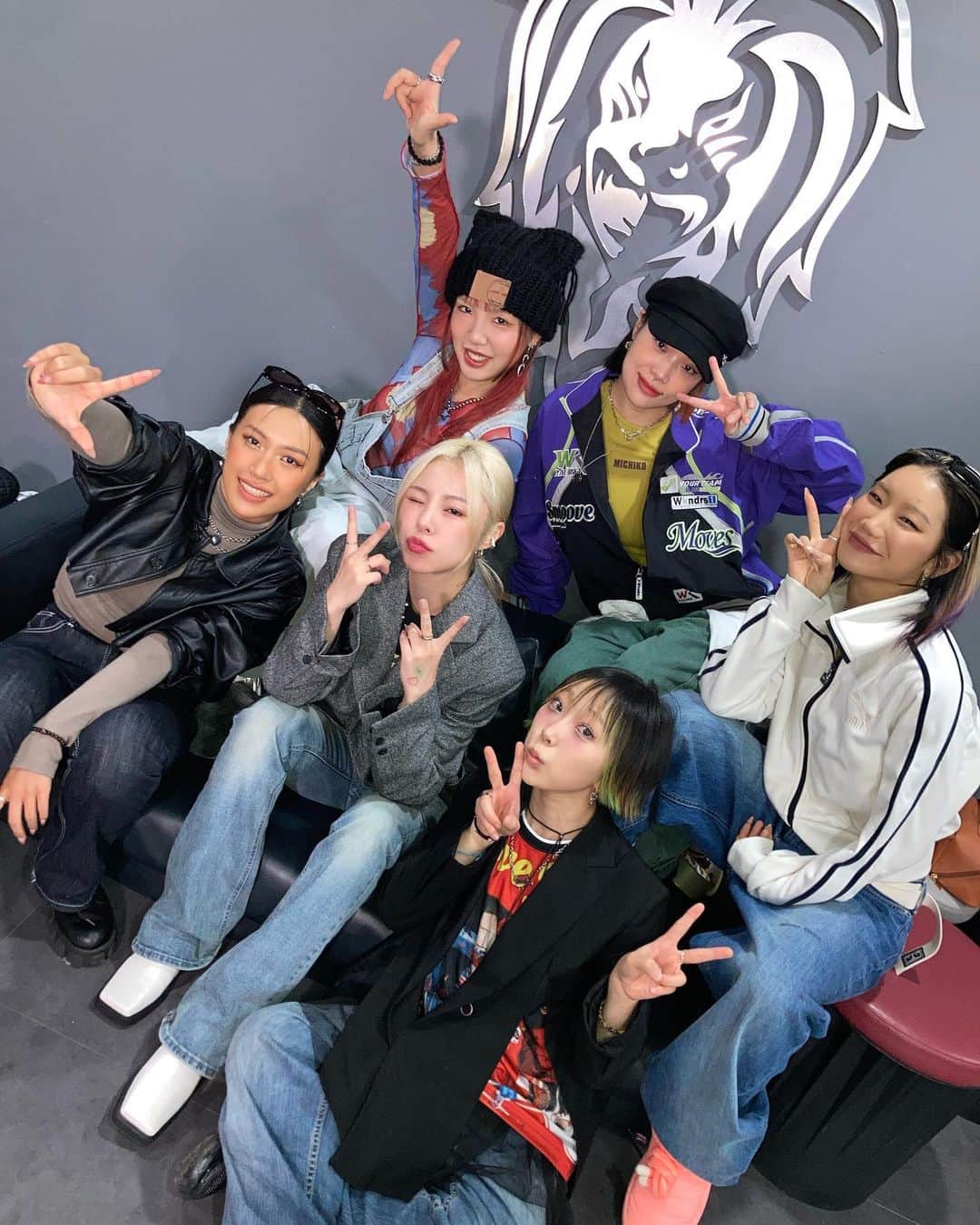フィインのインスタグラム：「심장이 바운스바운스 ...❤️‍🔥  @ladybounce_official」