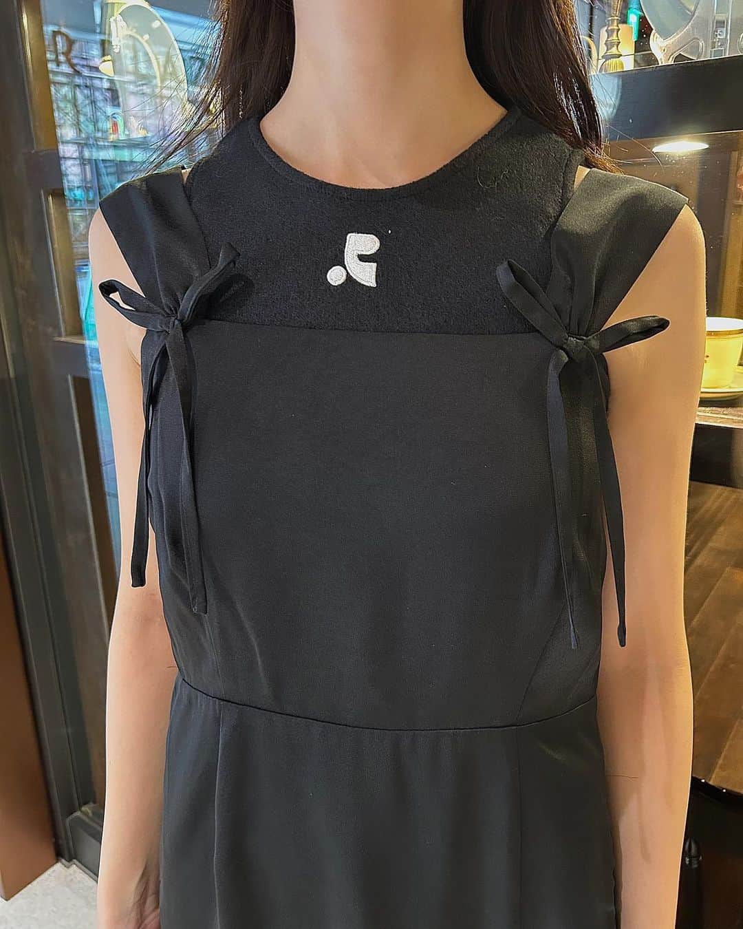 村田倫子のインスタグラム：「🖤🎀  最近の服、いろいろ。  リボンにまみれた 11月のZOZO限定デザイン。  ☑︎satin ribbon onepiece ☑︎lace up ribbon turtle knit  どちらも違う角度の リボンの表情が楽しめてお気に入りです。 ワンピは夏も着れるので２色買い予定୨୧  11月5日発売ですʚ♡ɞ  #idem_idea」