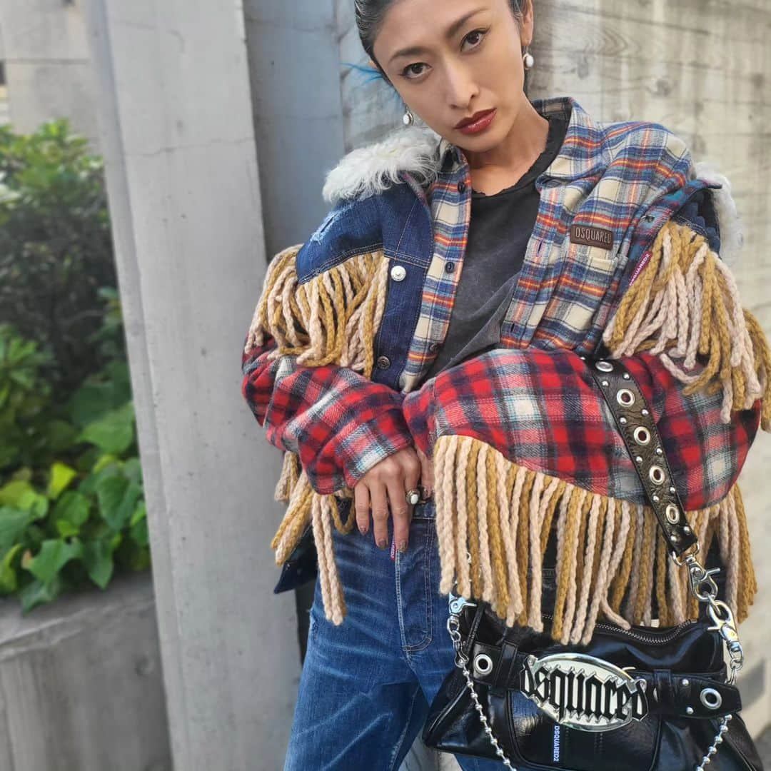 山田優のインスタグラム：「DSQURED2のNEW BAG♡  @dsquared2 #DSQUARED2 #ディースクエアード #PR」